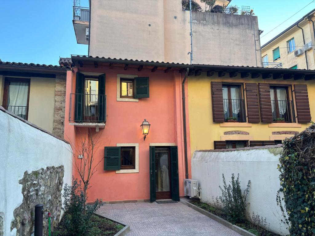 VERONETTA 52, Verona