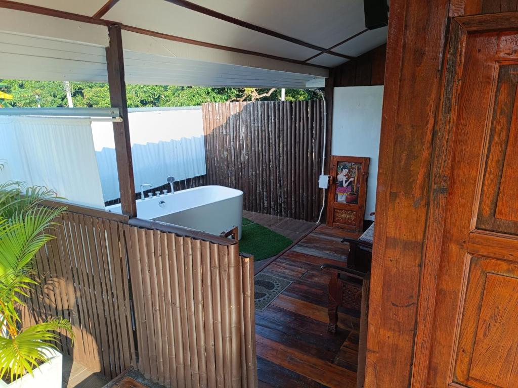 ม่วนใจ๋ปันสุข โฮมสเตย์แอนคาเฟ่ Muanjai punsuk homestay and cafe Room Type - One-Bedroom House