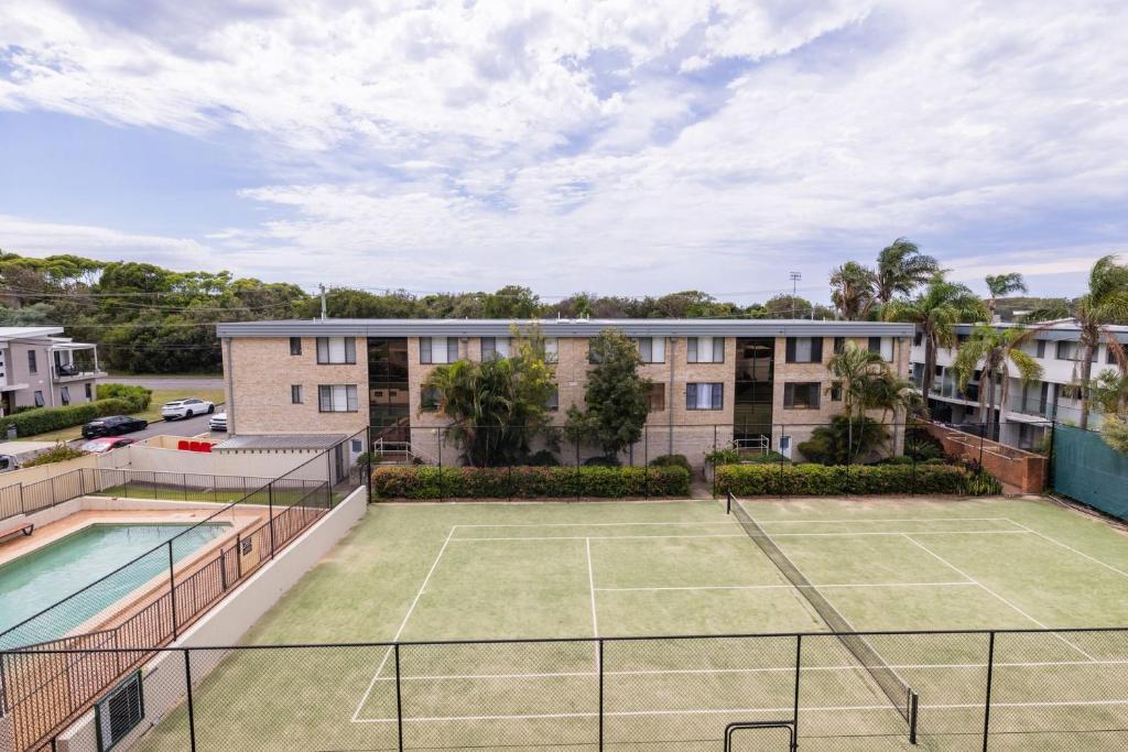 The Dunes 8,38 Marine Dr - complex pool, tennis court and Wi-Fi photo 3