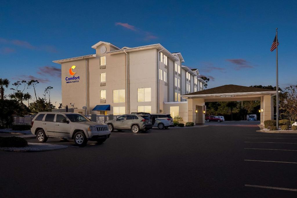 Comfort Inn & Suites image