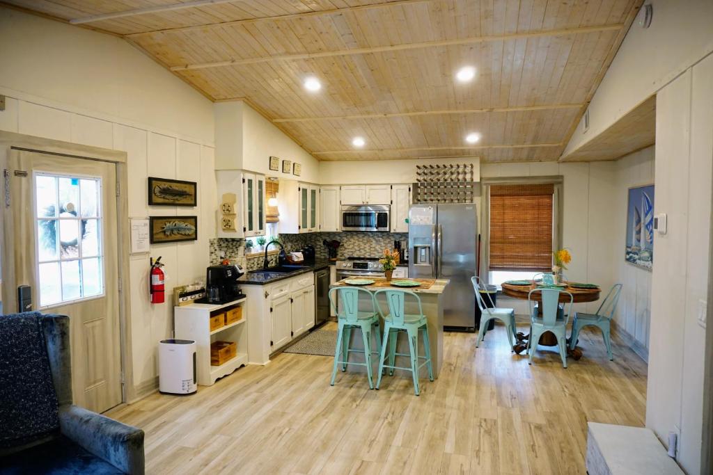 Ami Tree House image