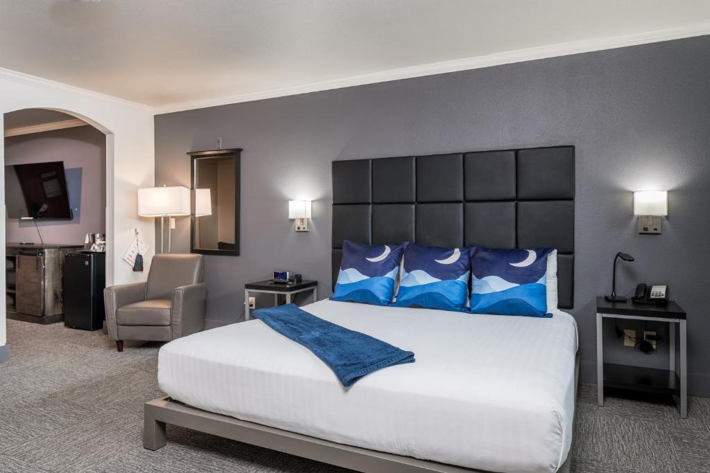 Wood River Inn & Suites image