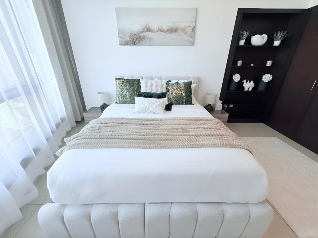 Sea Breeze 1BR in Luxury Complex with Sea View Pools Gym on Reem Island photo 3