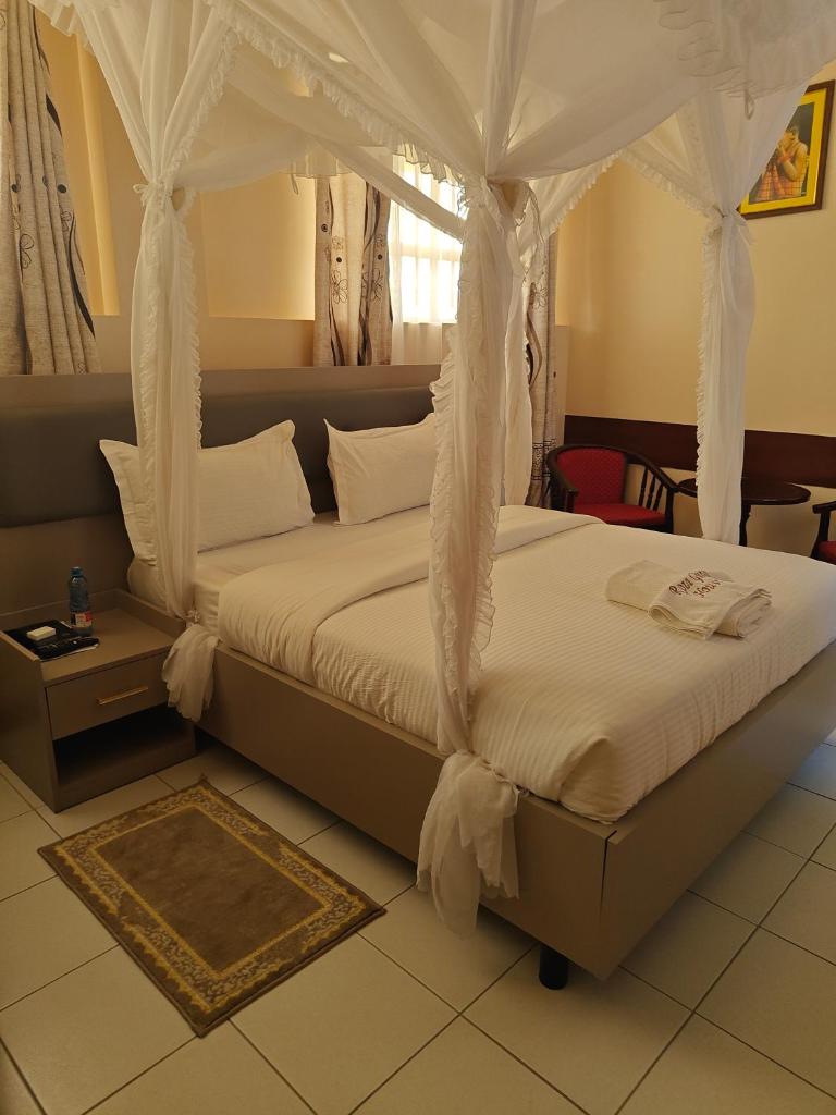 Roza Guest House Room Type - Deluxe Room