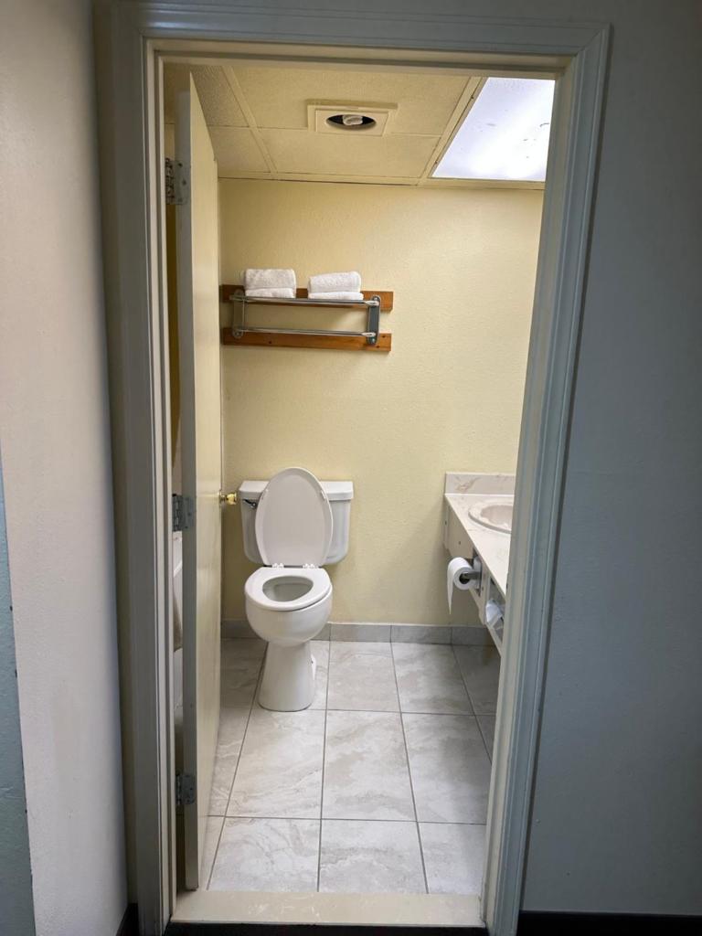 Executive Inn & Suites - Tap to explore photos