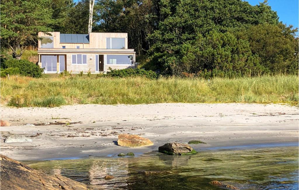 Amazing Home In Farsund With Wifi And 5 Bedrooms