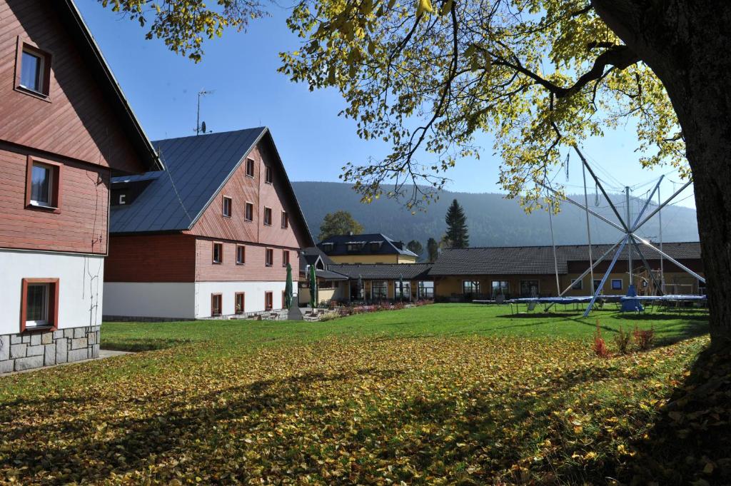 Rodinný penzion Skiland photo 3