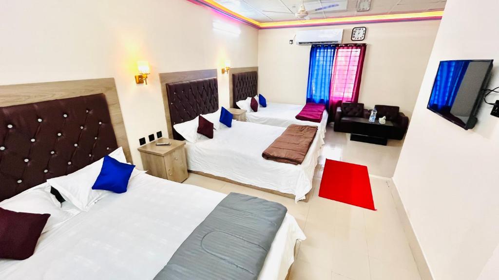 Hotel Travellers Inn photo 3