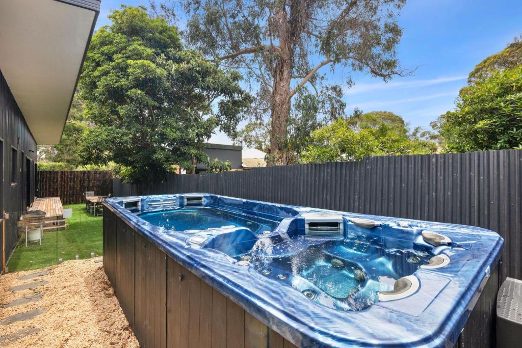 Riverside Escape photo 3