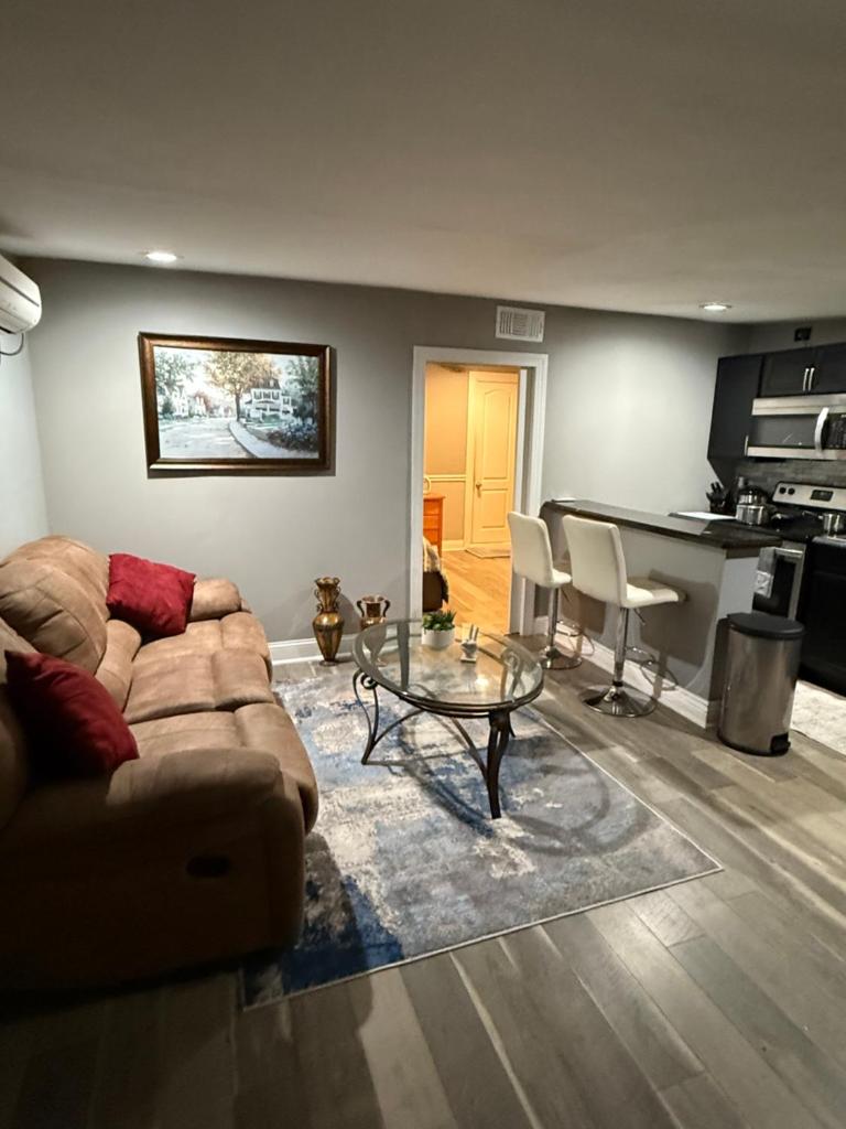Sunshine 1 bedroom apartment image