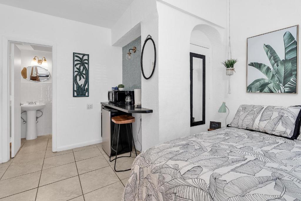 Private Studio in Little Havana image