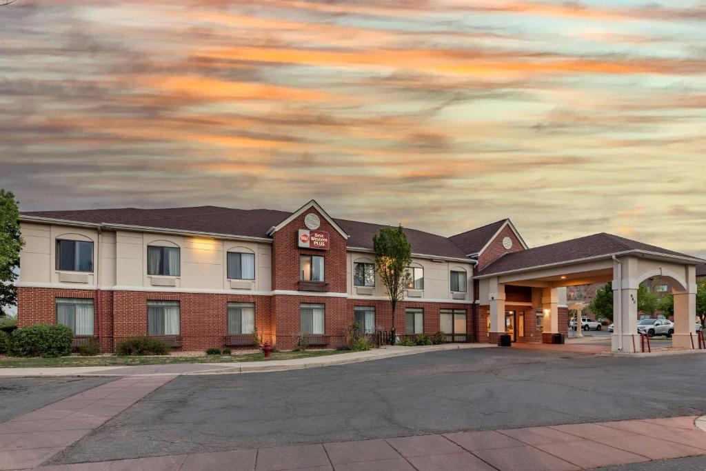Best Western Plus Boulder Louisville image