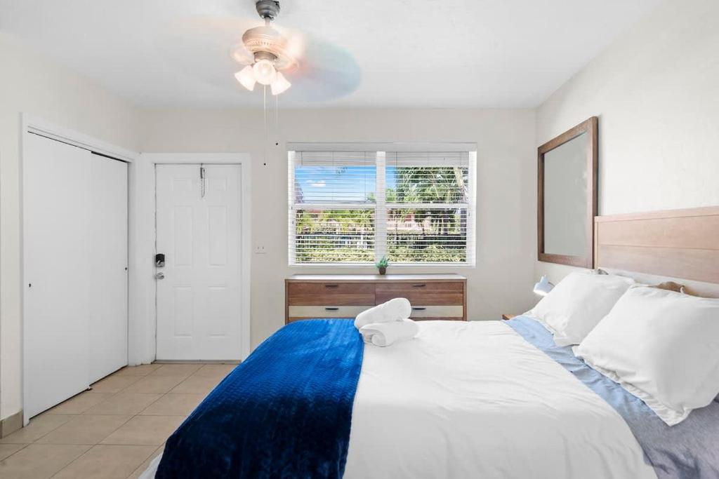 Cozy Studio in Lake Worth with Pool Complex image