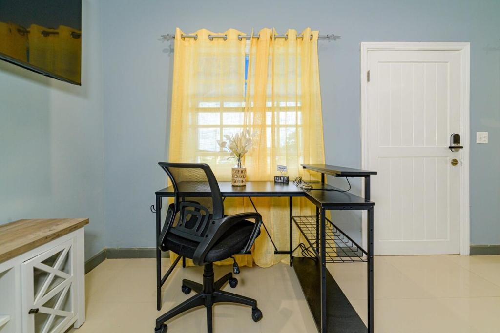 The Black Pineapple - Mercys Place photo 1