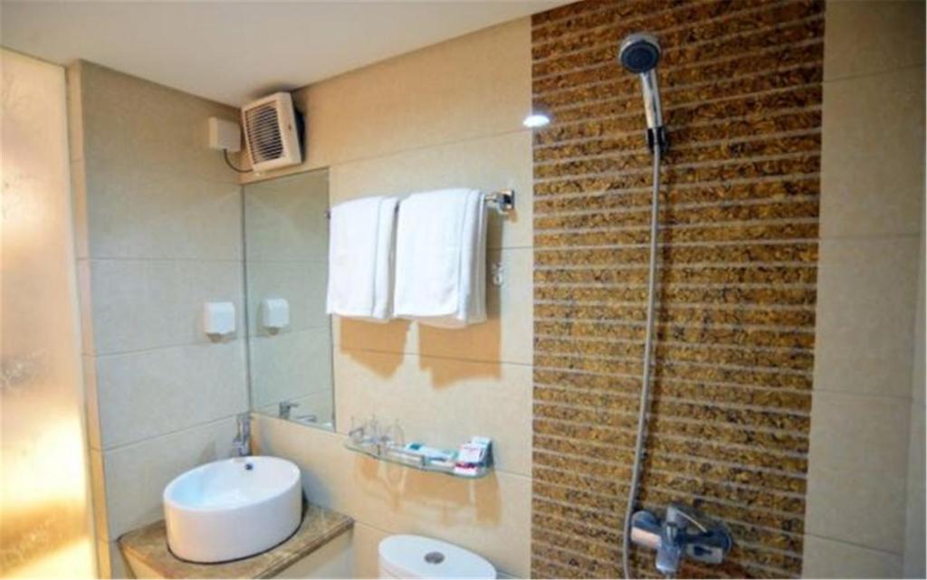 Студио (Номер-студио Делюкс с 1 кроватью размера «queen-size»), Nanning Qingzhou Rental Apartments