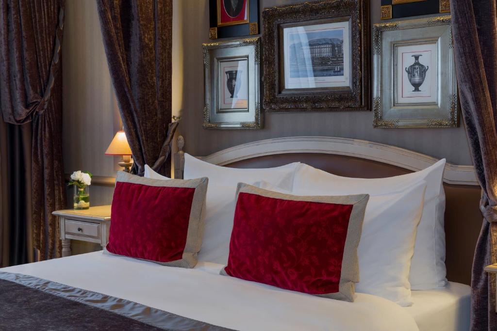 Одноместный (Классический номер с кроватью размера «queen-size»), Royal Manotel