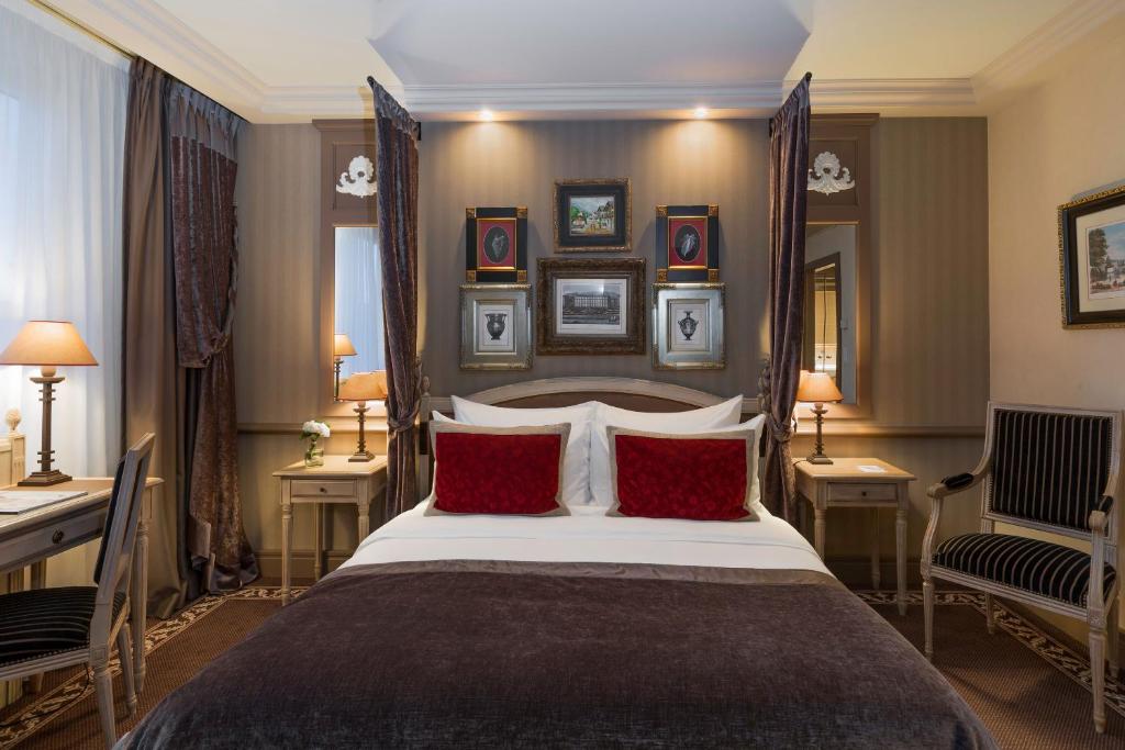 Одноместный (Классический номер с кроватью размера «queen-size»), Royal Manotel