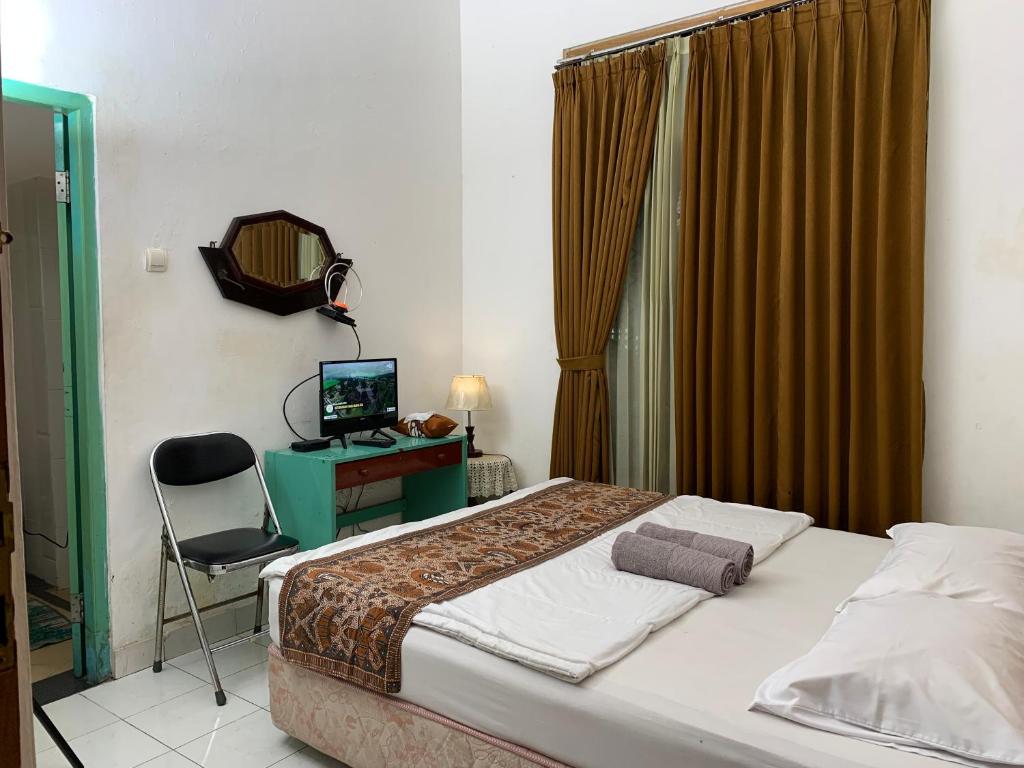 Griya Cemara Homestay photo 4