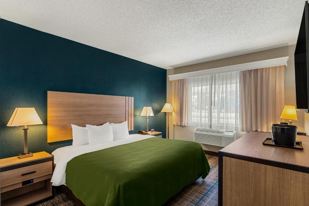 Quality Inn Denver Northeast Brighton image