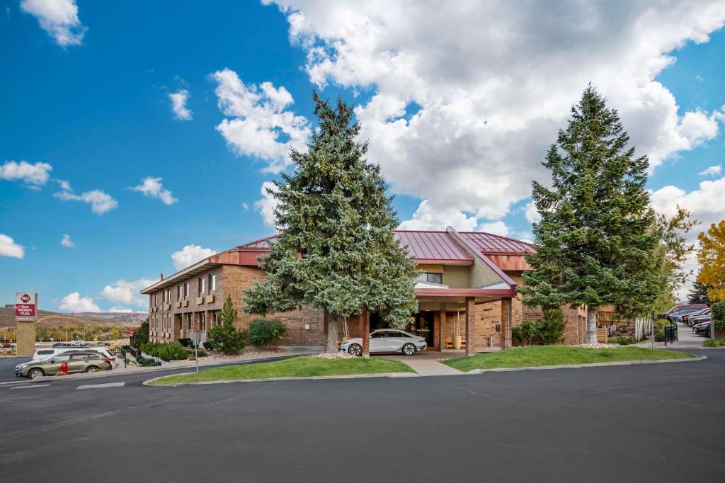 Best Western Plus Landmark Inn image