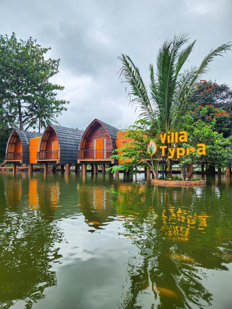 Chevilly Resort & Camp