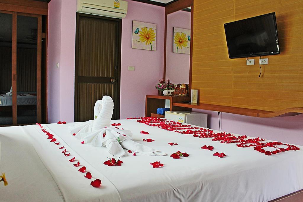 Двухместный (Улучшенный двухместный номер с 1 кроватью), Baan Ketkeaw Guest House 2