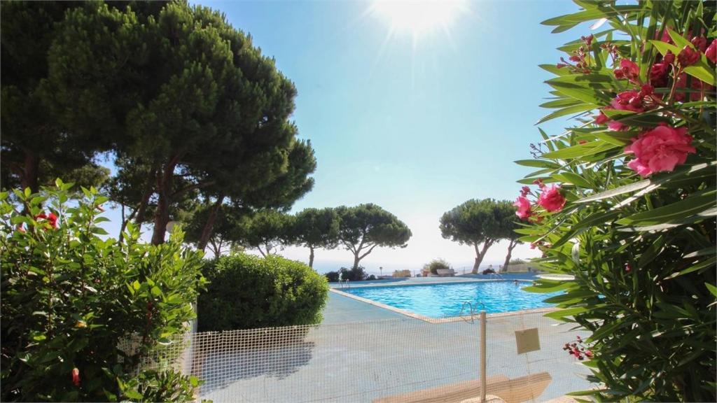 Stay In Gran Alacant - Tap to explore photos
