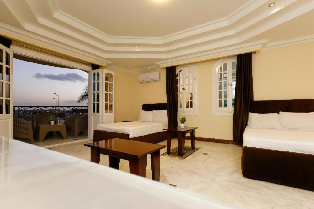 Turquoise Pyramids palace Room Type - Family Room with Balcony
