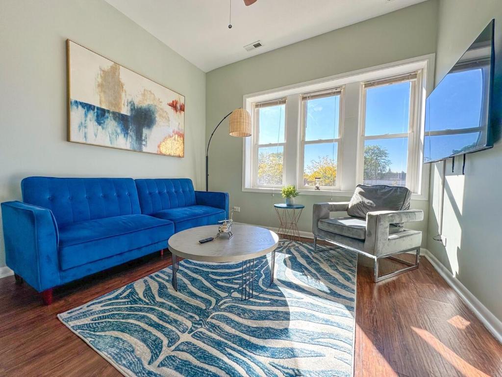Spacious 2Br Family Oasis Irving Park 1W sleeps 6 image
