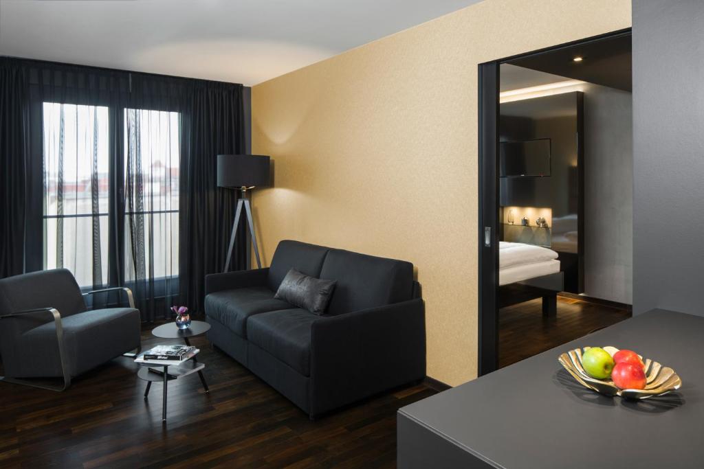 Сьюит (Улучшенный номер с кроватью размера «king-size»), Hotel ZOE by AMANO Group