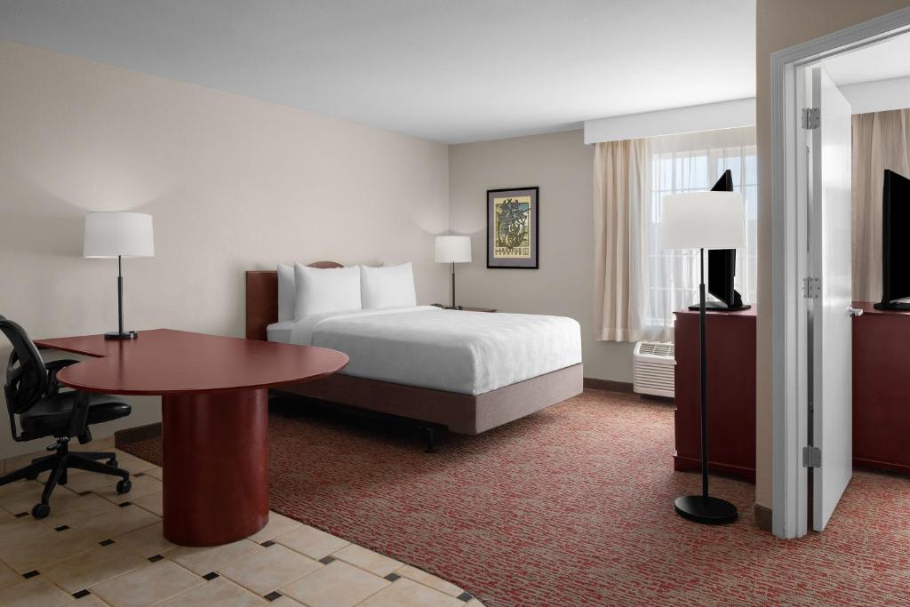 Larkspur Landing Extended Stay Suites Pleasanton - Tap to explore photos