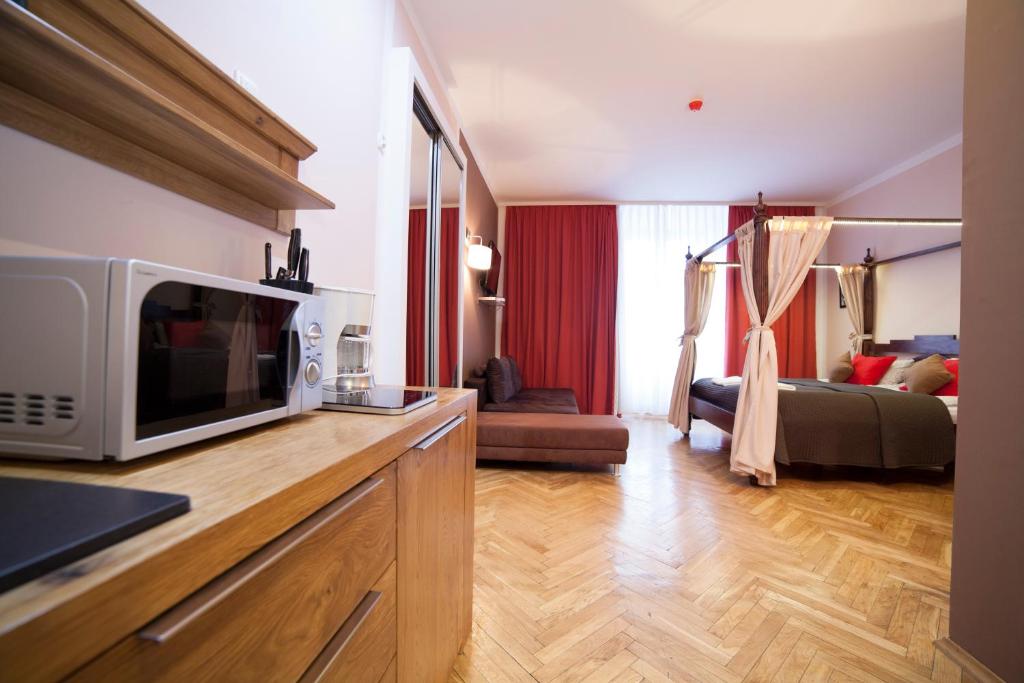 Студио (Номер-студио Делюкс, вид на Главную рыночную площадь), B&B La Fontaine