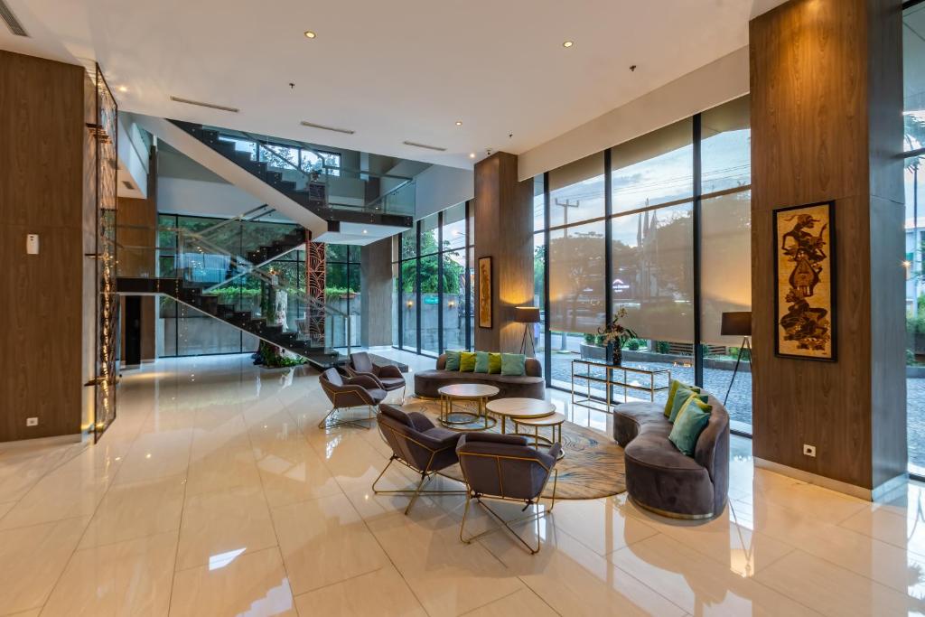 Hotel AYOLA Lippo Cikarang photo 3