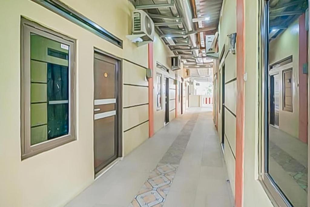 Ayna Syariah Mitra RedDoorz Indramayu photo 4