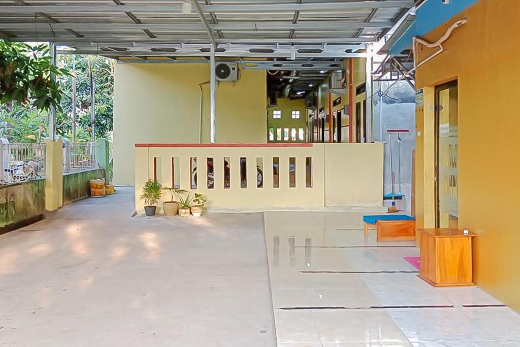 Ayna Syariah Mitra RedDoorz Indramayu photo 1
