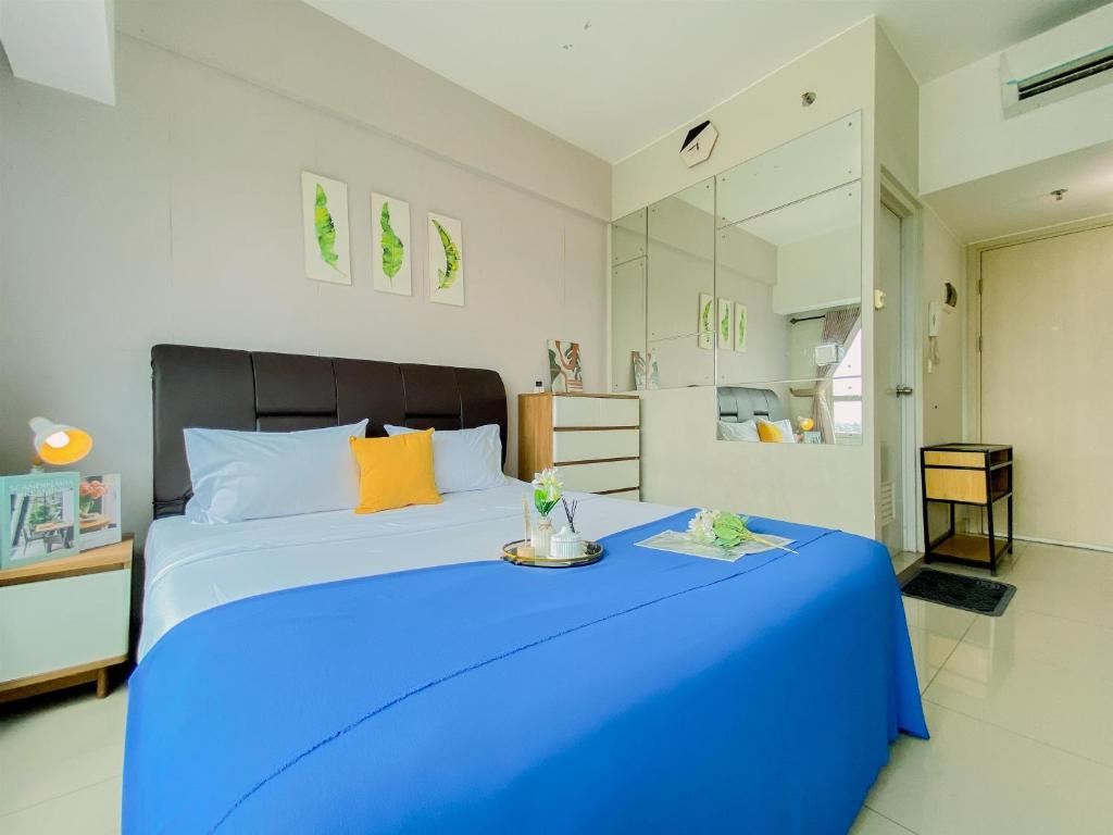 Restful and Minimalist Studio Springlake Summarecon Bekasi Apartment By Travelio photo 4