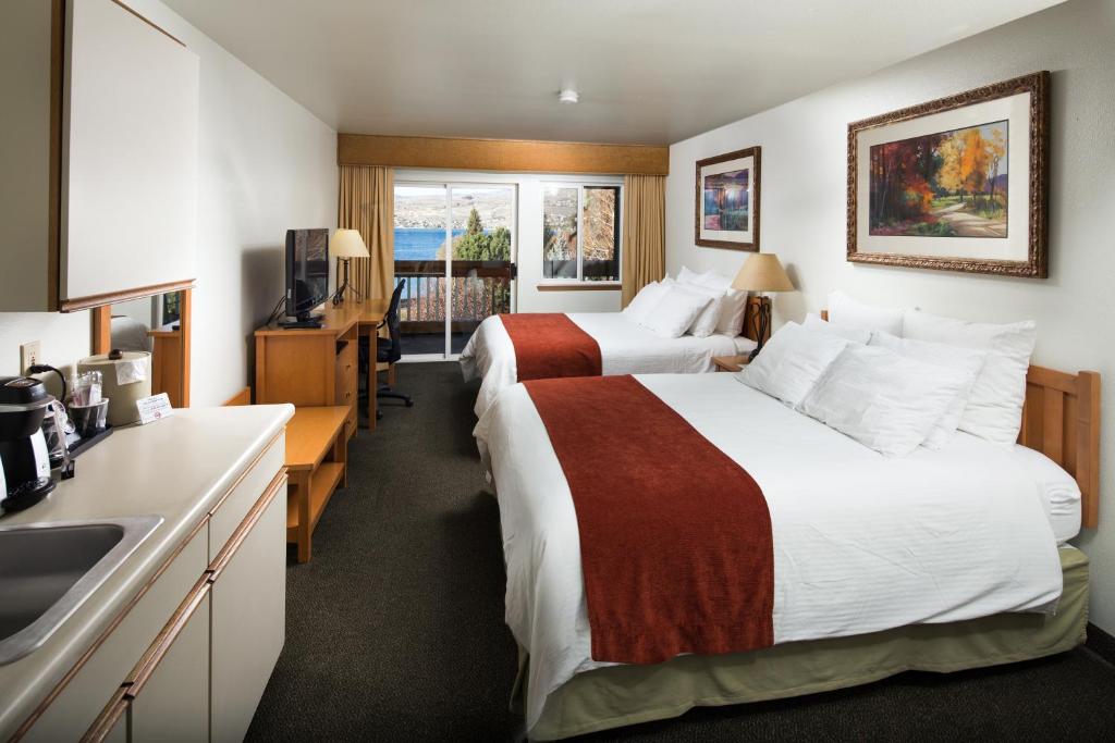 Lakeside Lodge And Suites image