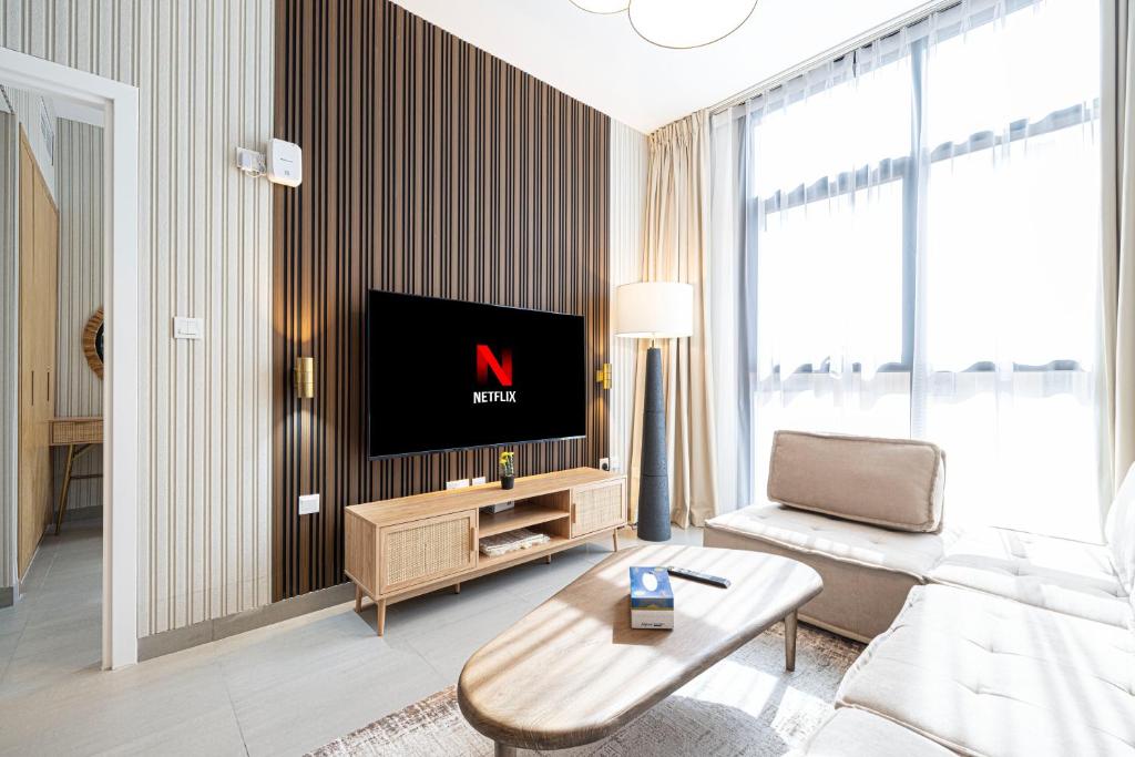 1BR Cityscape by Blue Cloud Holidays photo 2