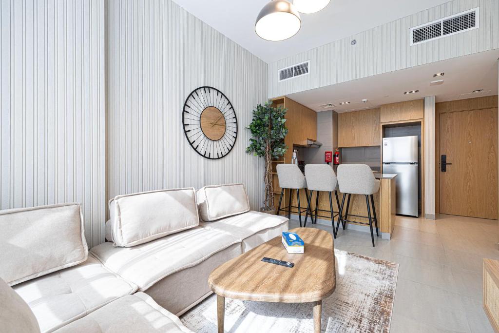 1BR Cityscape by Blue Cloud Holidays photo 3