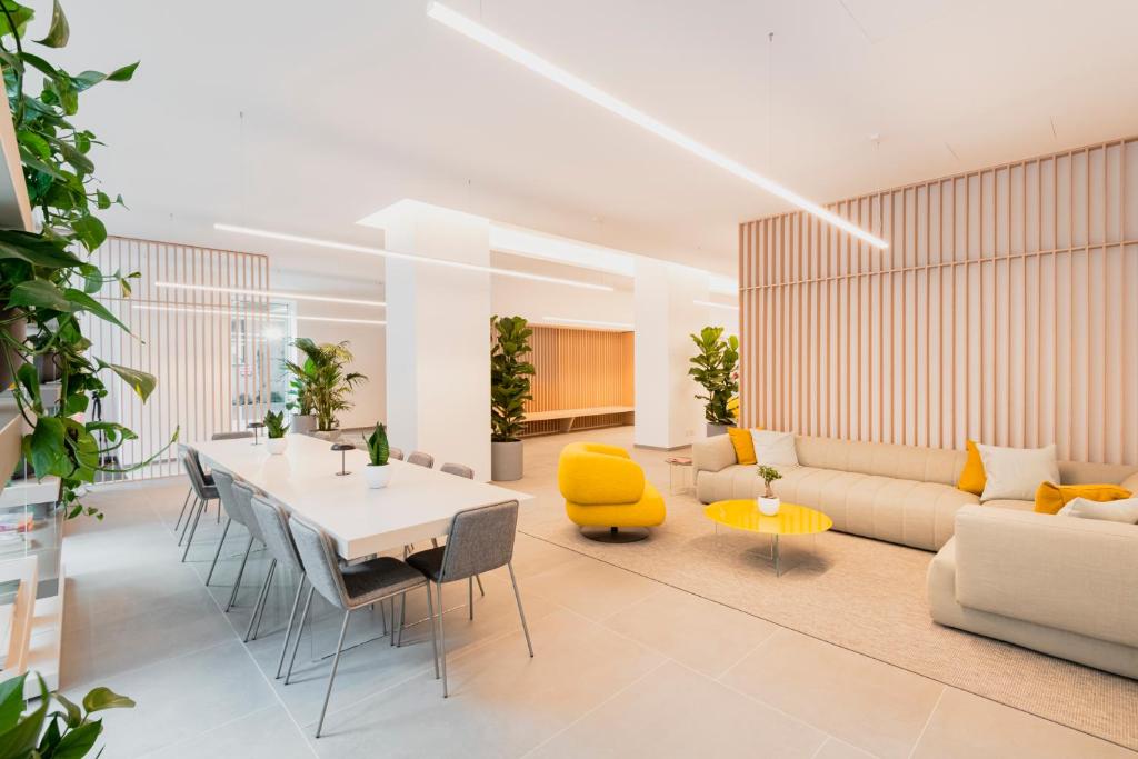 RELSTAY - De Angeli, Milan