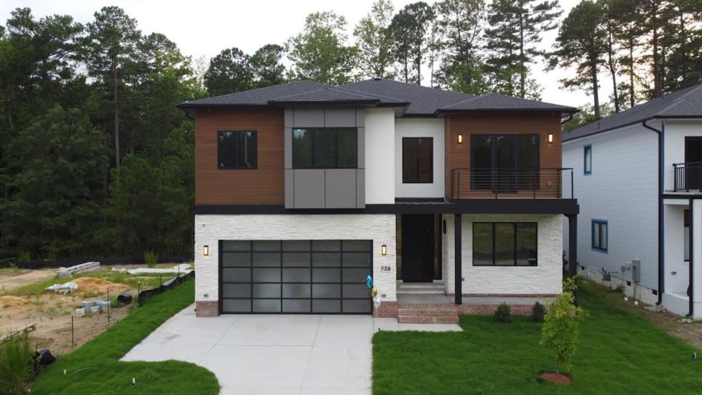 Studio In an Upscale Home image