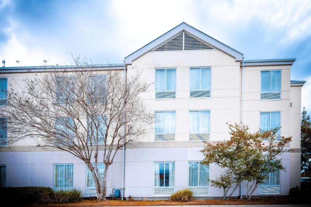 Hilton Garden Inn New Orleans Airport image