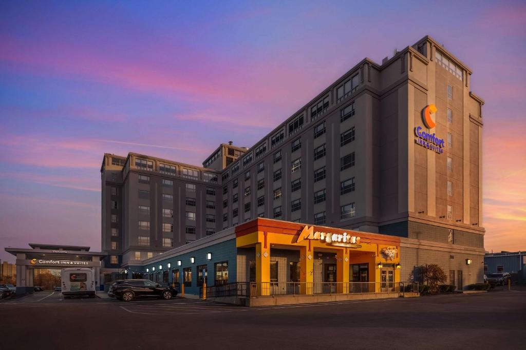 Comfort Inn & Suites Logan International Airport image