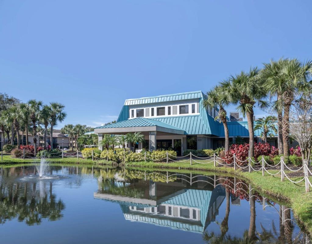 Hilton Vacation Club Aqua Sol Orlando West image