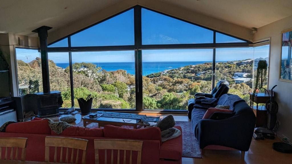 Fairhaven Beach House with Ocean Views and Tranquil Setting photo 2