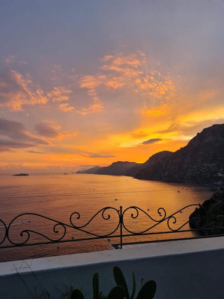 Villa Santa Chiara Positano Suites - Tap to explore photos