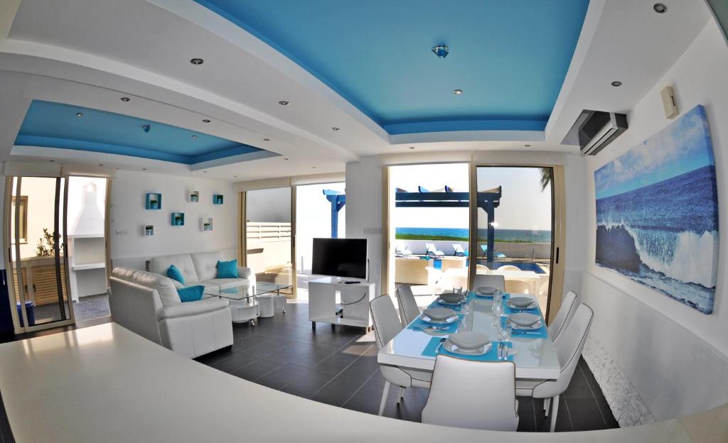 Villa Waves photo 1