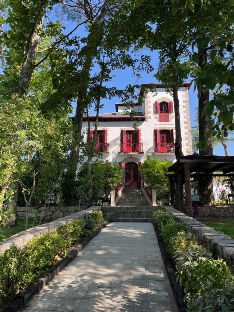 Casa Jardín El Colmenar, Avila