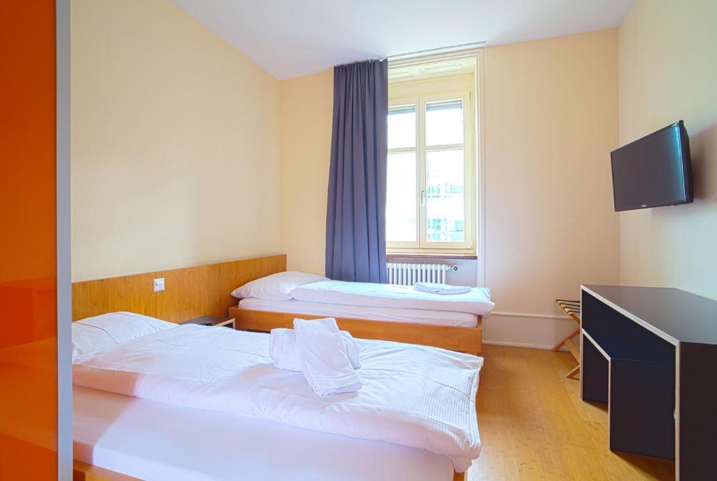 Двухместный (Standard Twin Room (self-check-in)), easyHotel Basel