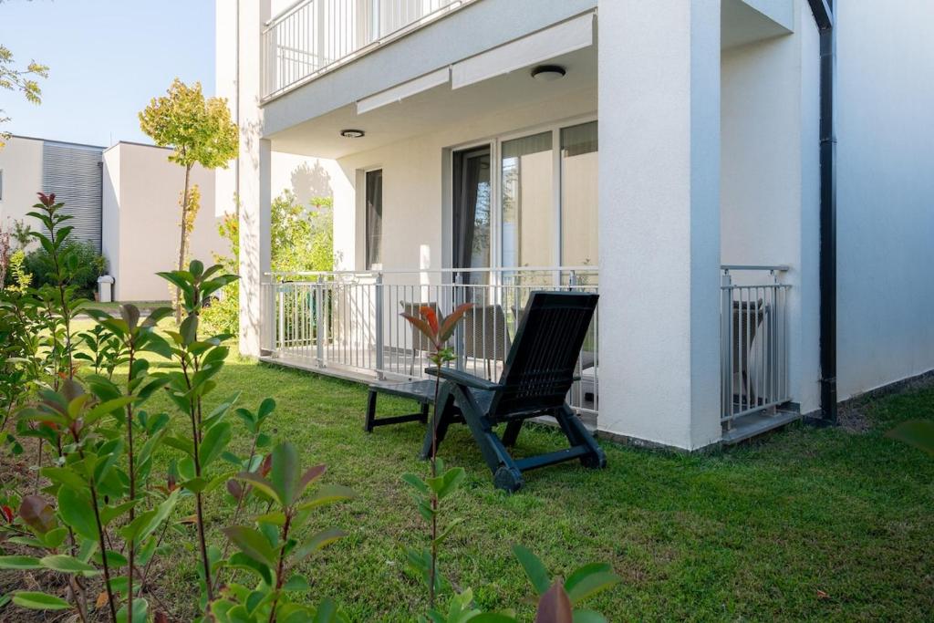 Beach, Pool & Garden Apartment photo 3
